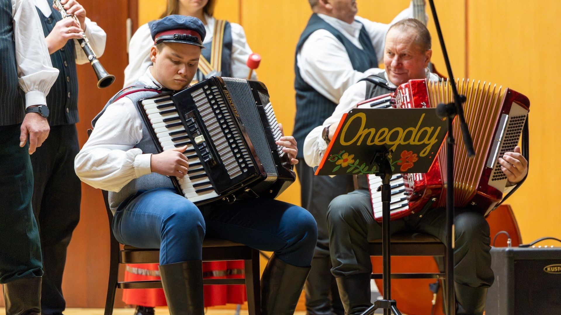 Wspólne kolędowanie w PUZ w Suwałkach. Regionalne kapele ludowe, tradycja, kolędy.