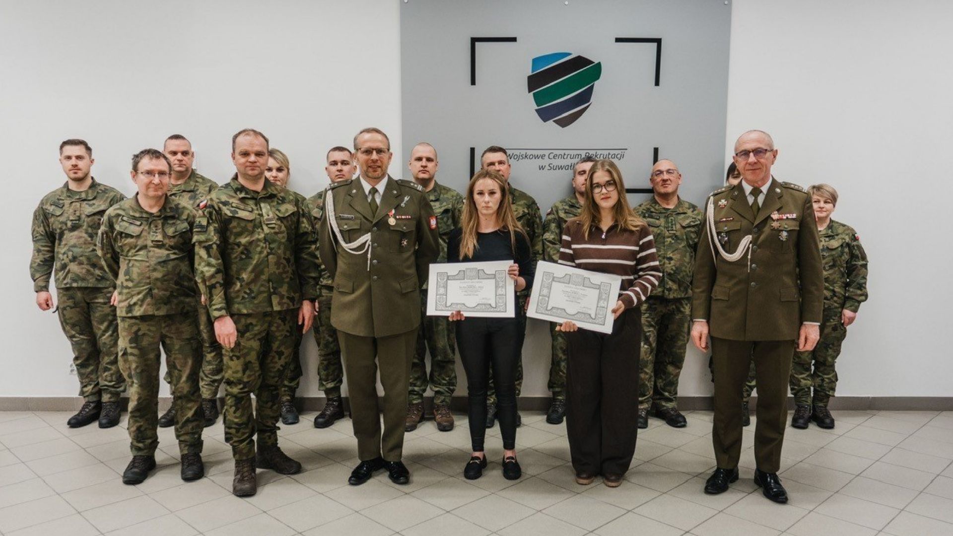 Nowi oficerowie w Suwałkach: Uroczyste wręczenie patentów