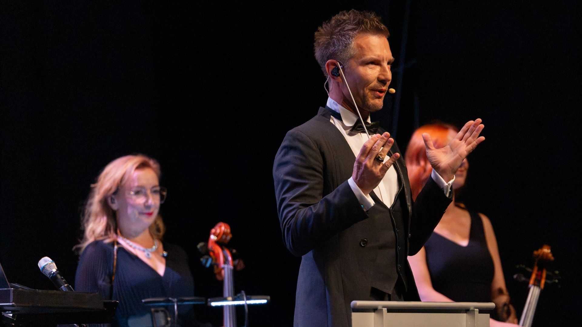 Koncert „Wajda – Muzyka” w Suwałkach. Adam Sztaba i jego orkiestra z muzyczną oprawą filmów Andrzeja Wajdy Koncert „Wajda – Muzyka” w Suwałkach. Adam Sztaba i jego orkiestra z muzyczną oprawą filmów Andrzeja Wajdy